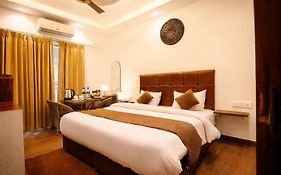 Check Inn Homes, Rishikesh Tapovan